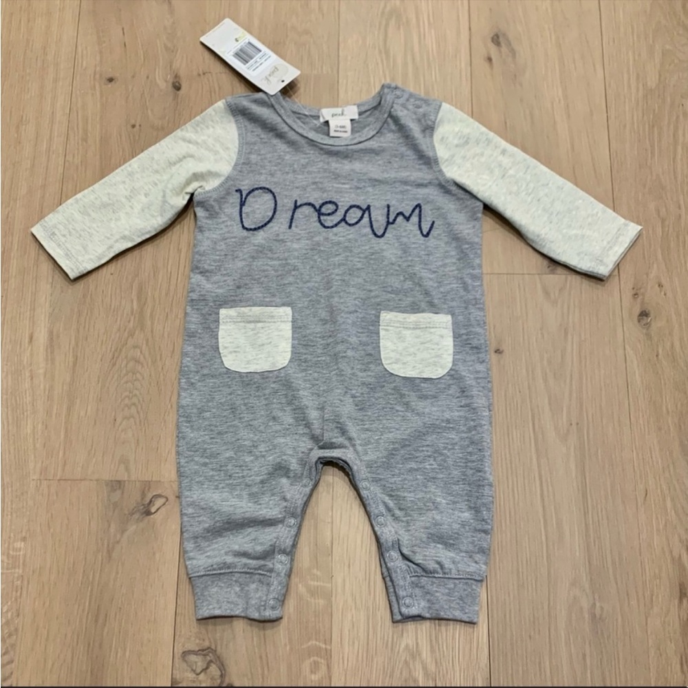 NWT Peek Ari DREAM Baby Infant One Piece Unisex Romper Onesie Gray Cream 3-6 Mts